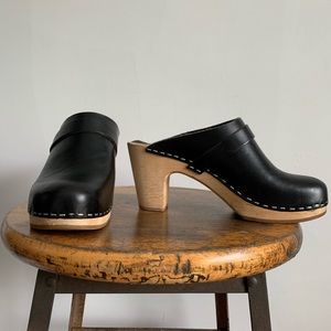 Swedish Hasbeens blk leather heeled clogs Sz EU39